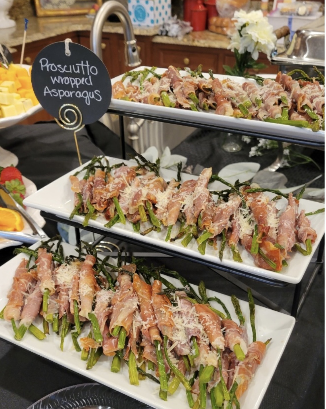 Prosciutto-wrapped asparagus